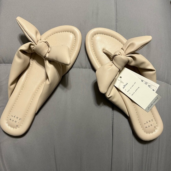 Sandals - Picture 3 of 4